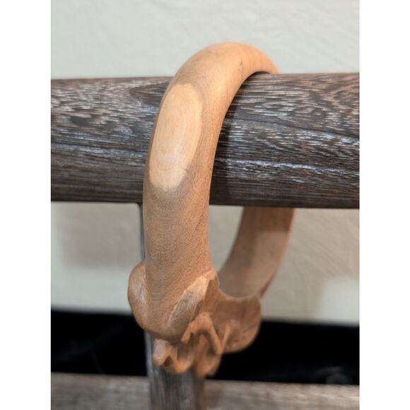 Carved Wooden Two Elephant Heads Bangle Bracelet - Picture 2 of 4